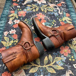 Frye Harness 8R Boot - Cognac